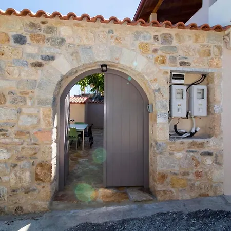 Ground Floor Ferienhaus Mystras